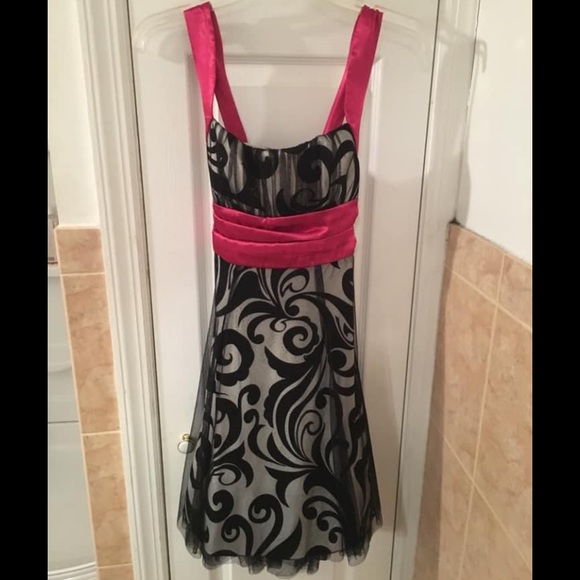 Dress - Picture 2 of 2